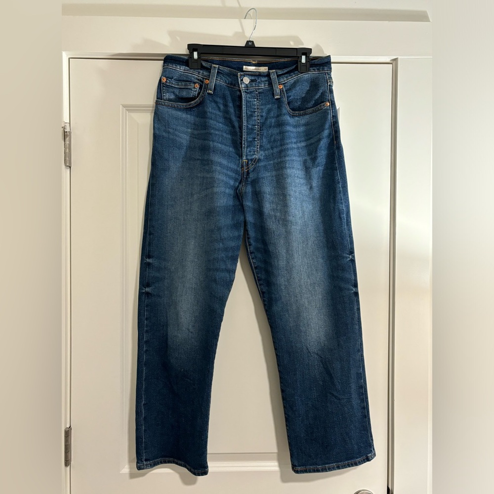 Women’s NWOT Levis Ribcage Straight Ankle jeans  - Dark Wash - Size 32 -